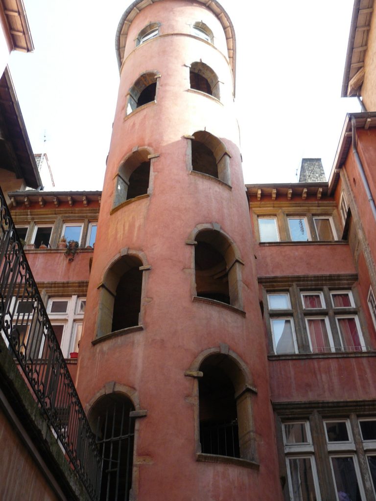 La Tour Rose de Lyon ou la Maison du Crible